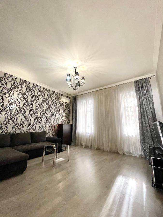 Cozy Apartment On Greek Street 15 Одеса Екстериор снимка