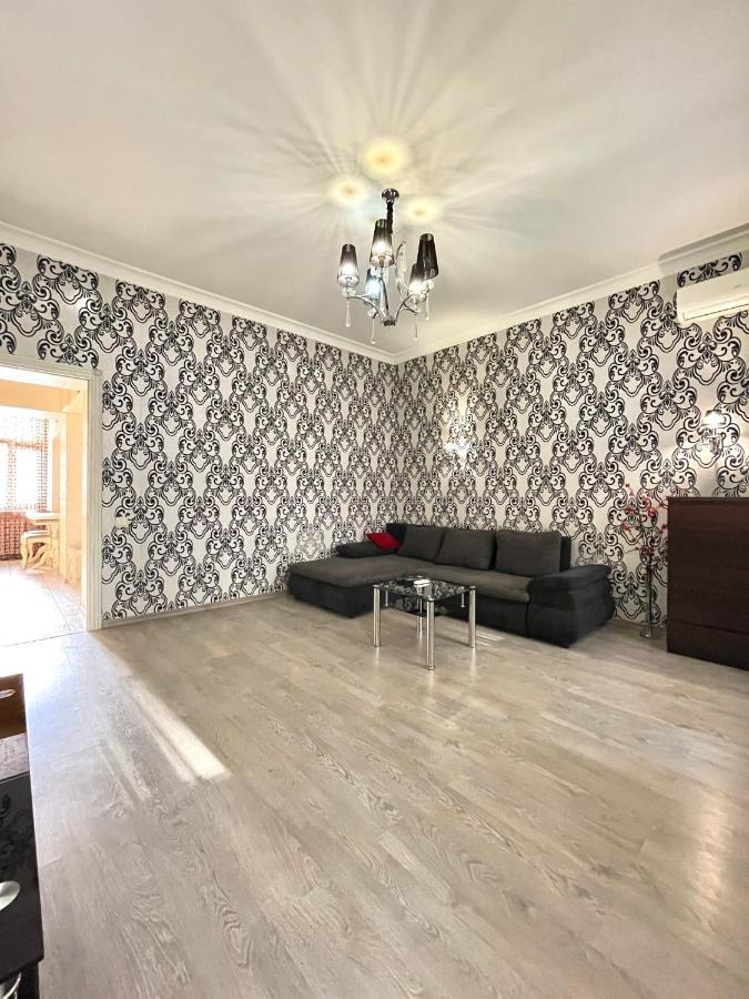 Cozy Apartment On Greek Street 15 Одеса Екстериор снимка